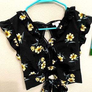 A crop top casual blouse ready to find it’s new home!